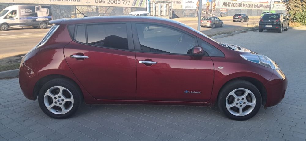 Nissan Leaf 24 kwt 2015р.