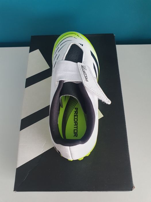 Adidas PREDATOR Club Vel TF J roz.33