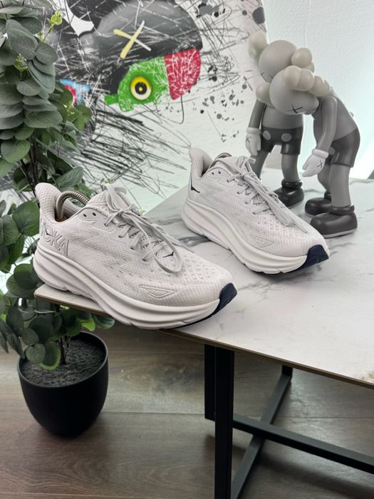 Кросівки Hoka Clifton 9 39 розмір Е16987