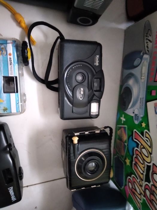 Máquinas fotográficas antigas (de rolo)