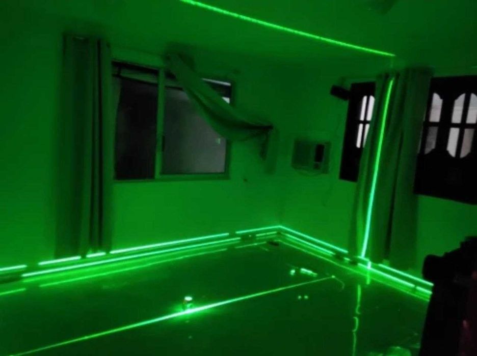 Лазерний рівень 4d  Makita + Тринога 100см