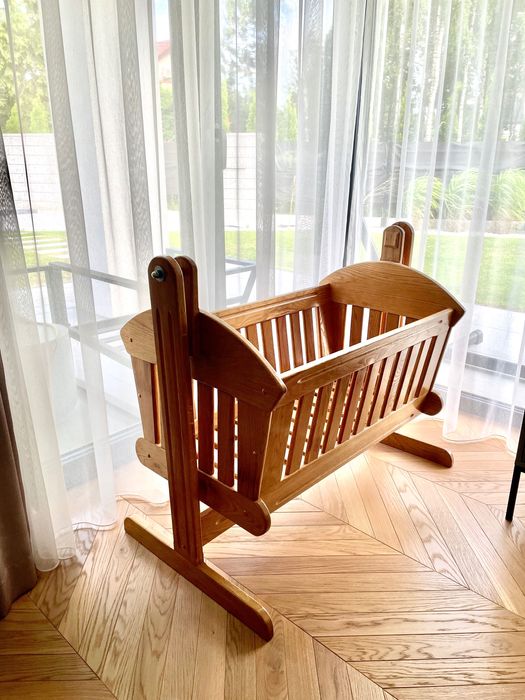 Kołyska drewniana