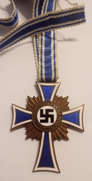 Militaria de Trincheira Cruz de Mãe alemã em Bronze