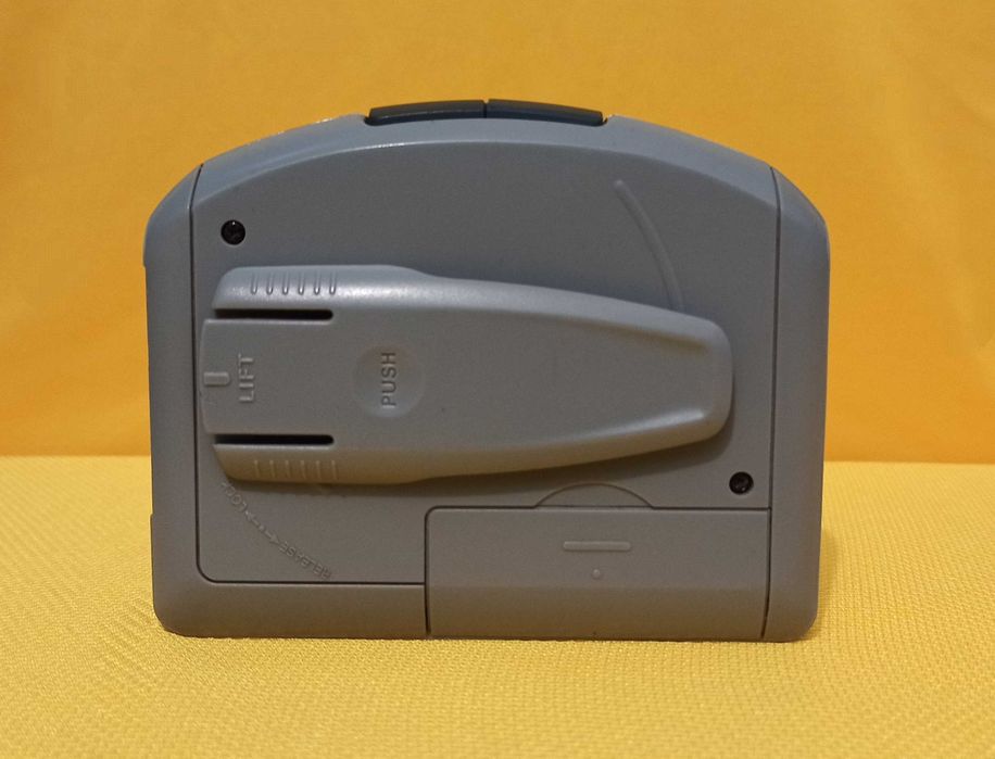 Кассетный плеер PHILIPS AQ6492 в комплекте с наушниками