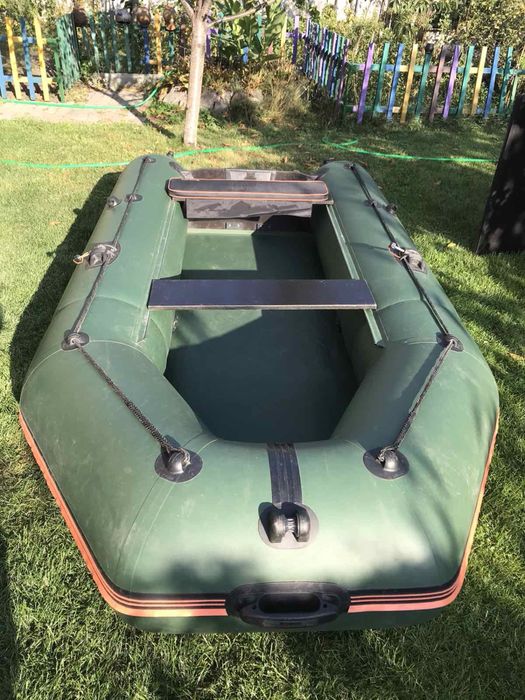 Лодка kolibri km 330 з слань книжкою