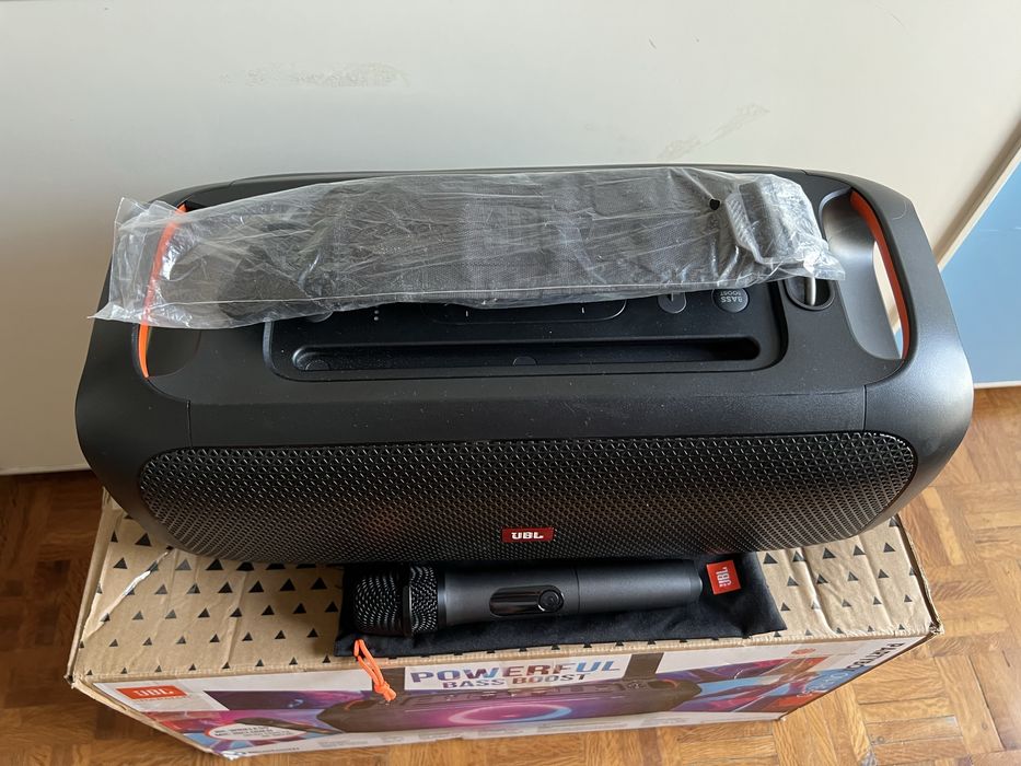 Vendo coluna JBL On-The-Go com microfone e caixa