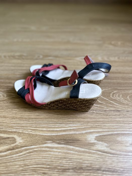 Босоніжки жіночі