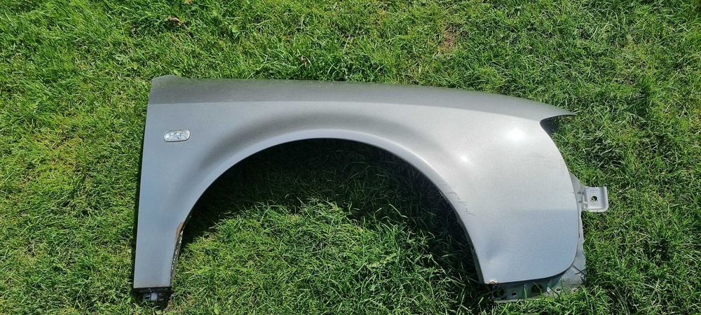 Audi A6 C5 Lift blotnik prawy LY7Q