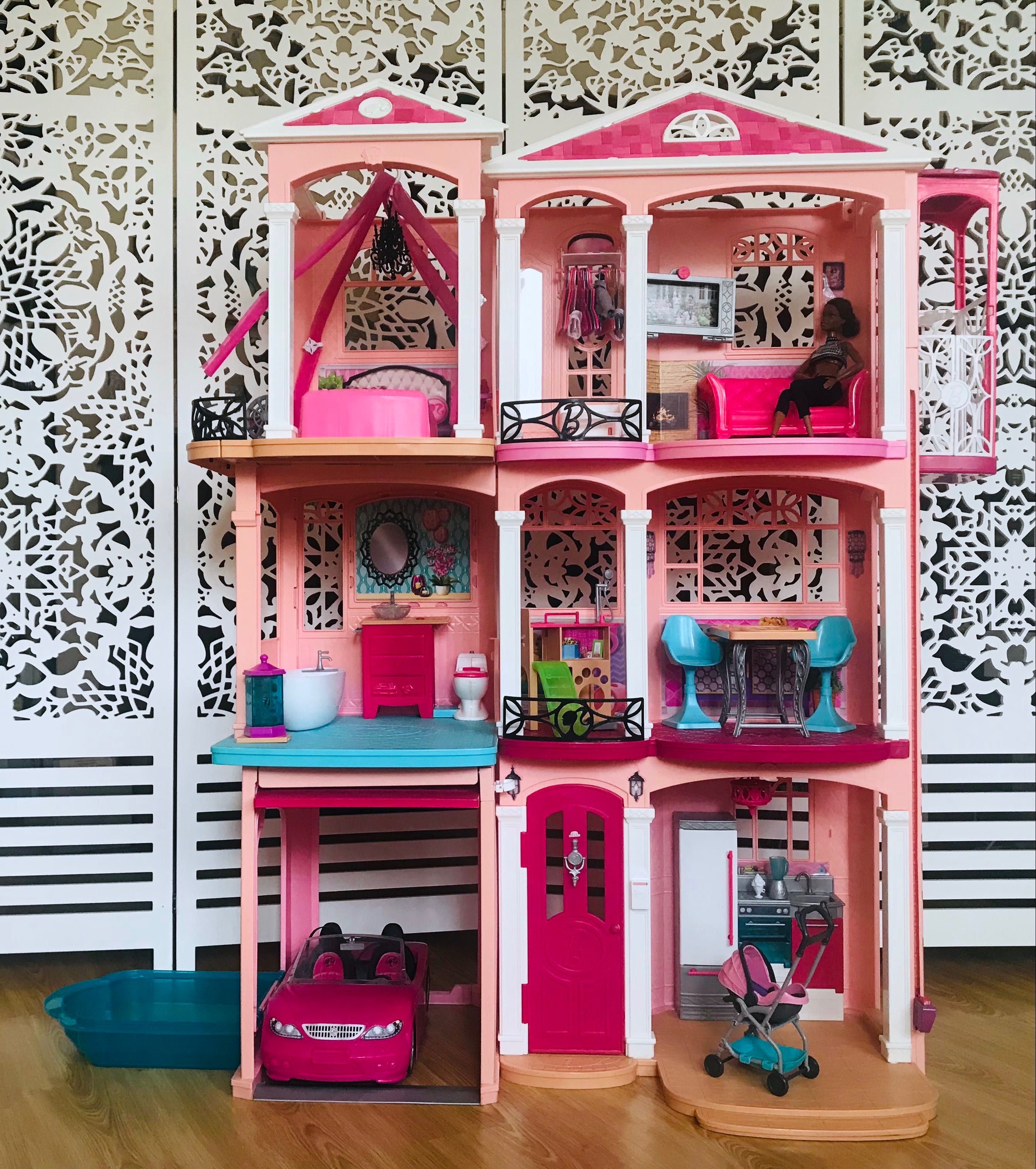barbie дом мечты трехэтажный с лифтом и мебелью gnh53
