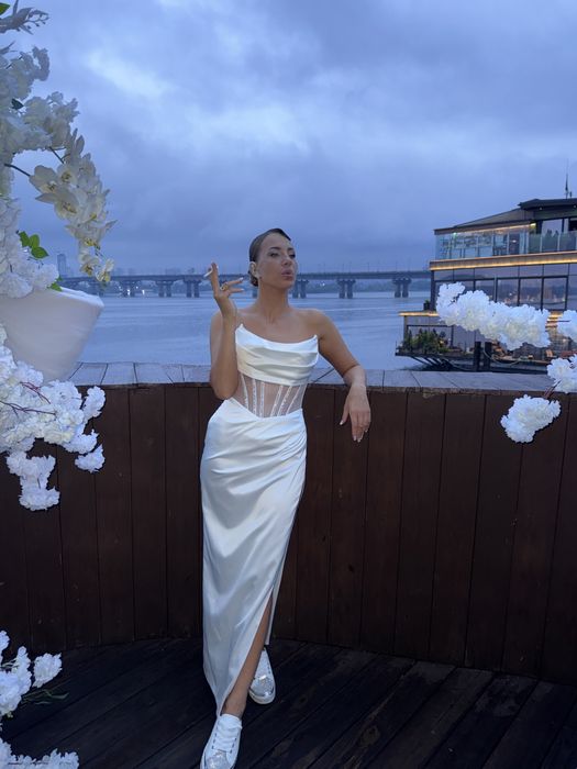 Платье , сукня свадебное -весільна сукня