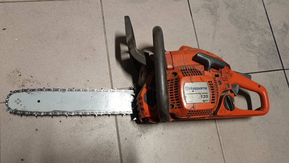 Piła spalinowa pilarka Husqvarna 135