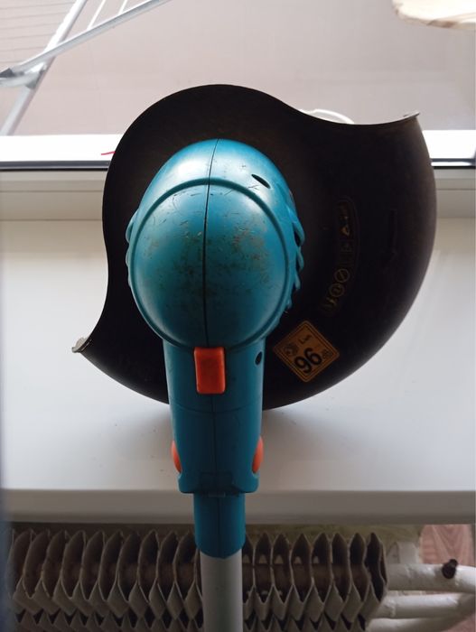 Электротриммер KLEVER 1000 Вт, рабочий б/у