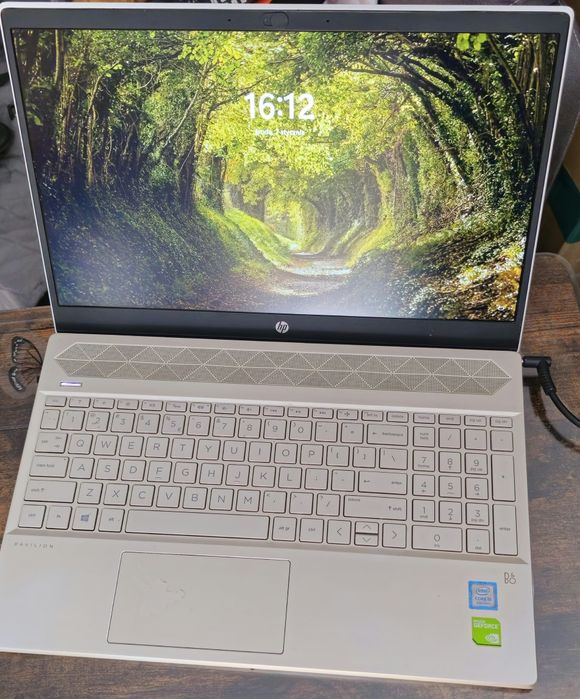 Laptop biały Pavilion 15 cs0xxx aluminium i5 8GB 240SSD MX150