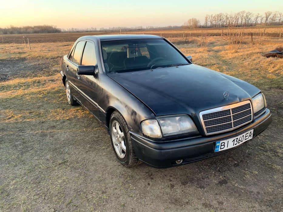 Продам авто,в середньому стані
