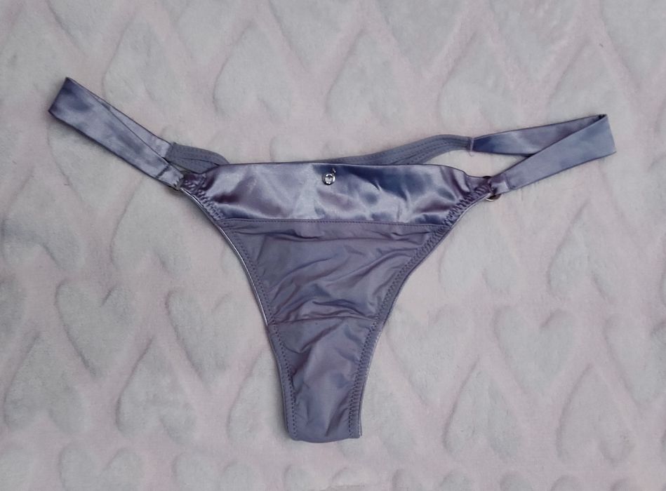 Majtki Stringi L