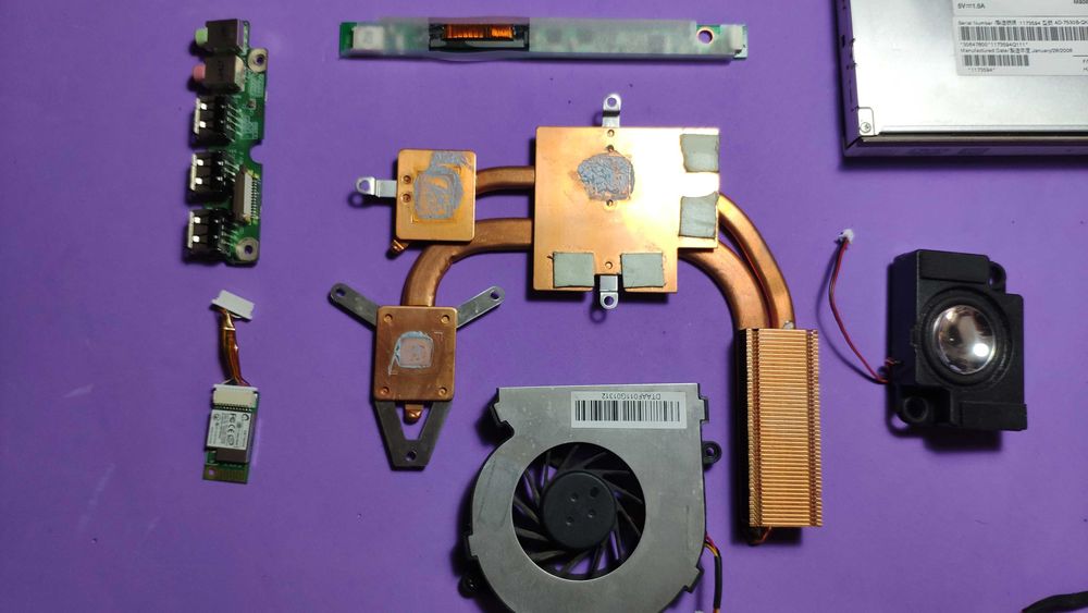 PEÇAS Packard Bell Easynote SB87 peças Intel T8300 LCD 17"64752054046978123