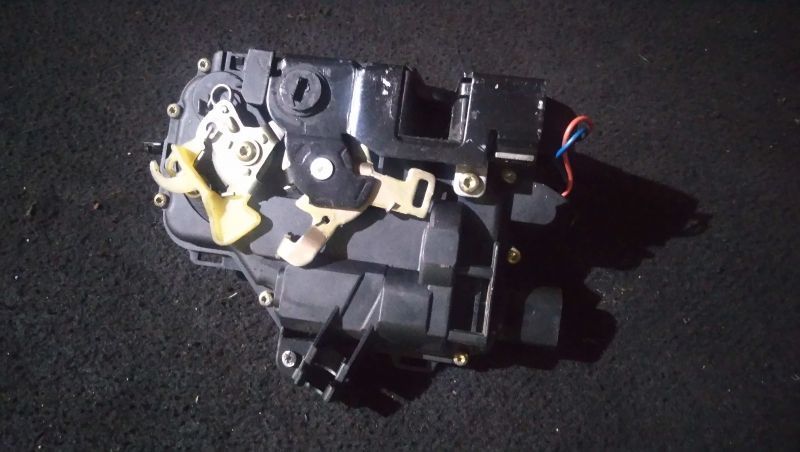 Fecho Da Porta Frente Dto Audi A4 (8E2, B6)