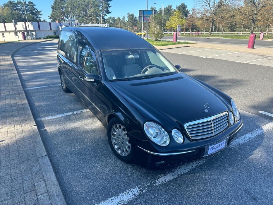 Катафалк  Mersedes-BenzW211 E270