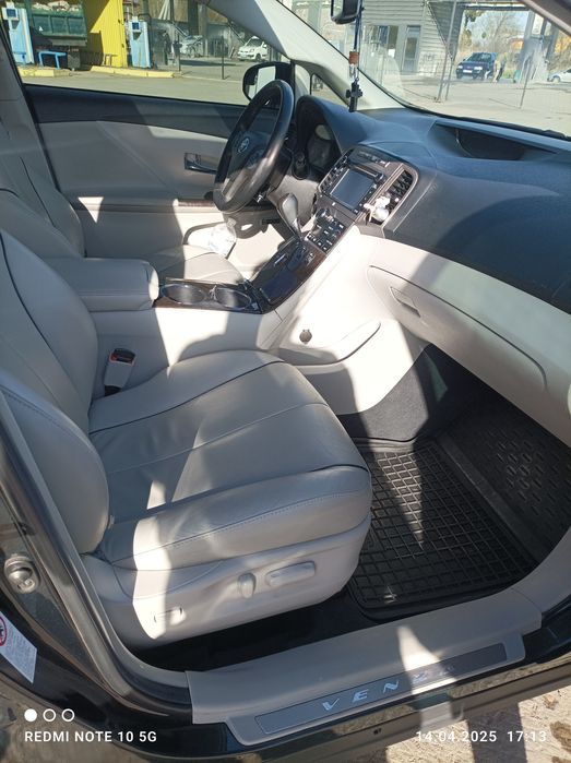 Продам Toyota Venza