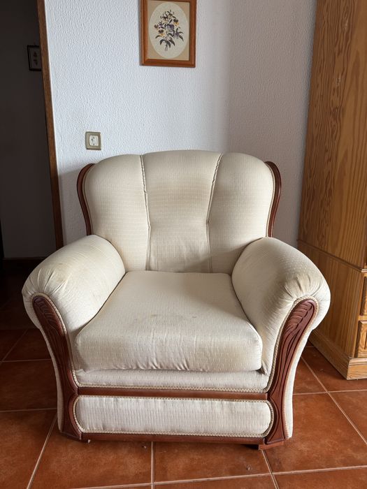 Poltrona classica estofada