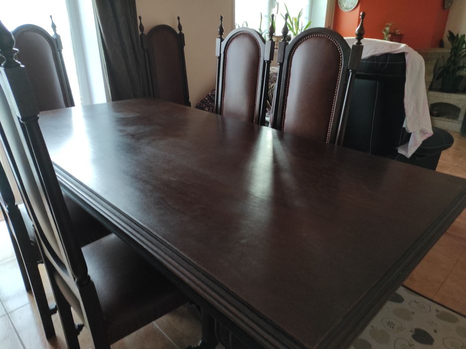 Mesa e 6 cadeira madeira mogno