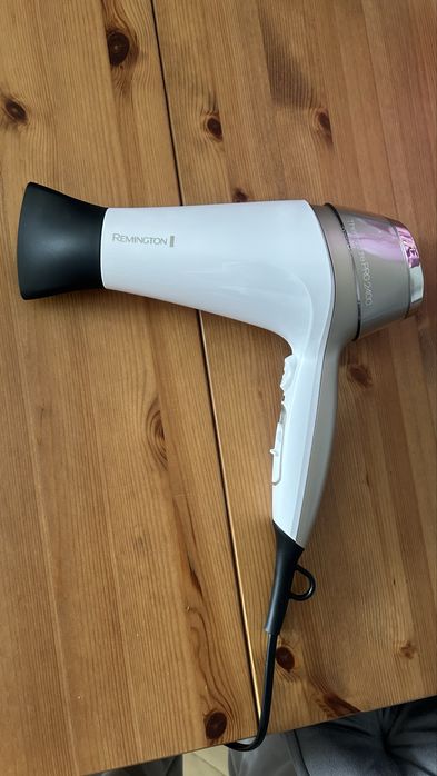 Suszarka do wlosow Remington Thermacare PRO 2400 D5720 jonizacja 2200W