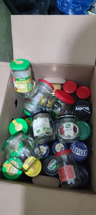 Słoiki z nakrętkami 300ml