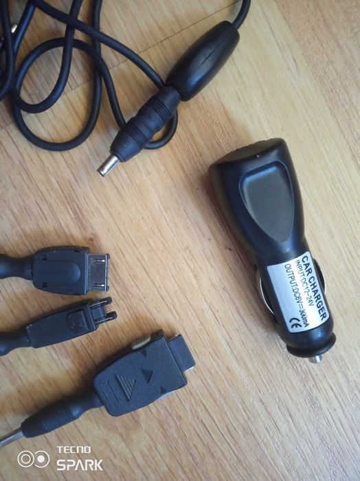 Універсальна зарядка.