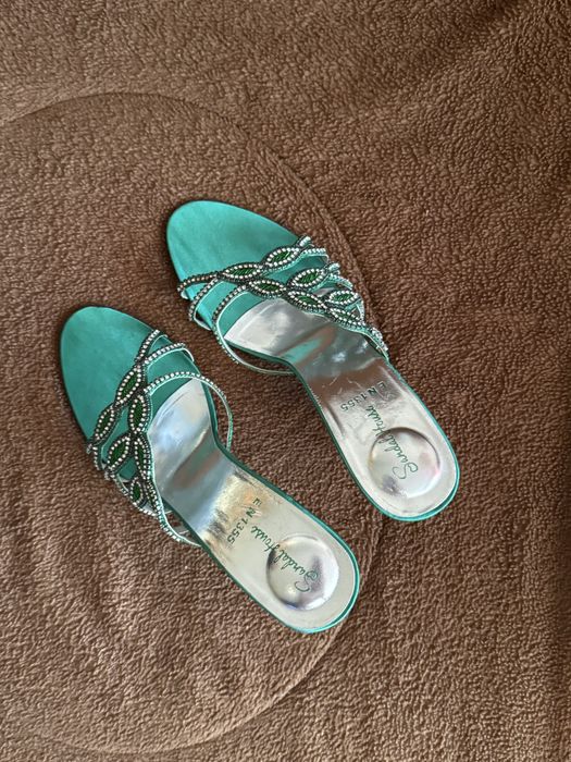 Вечірні босоніжки