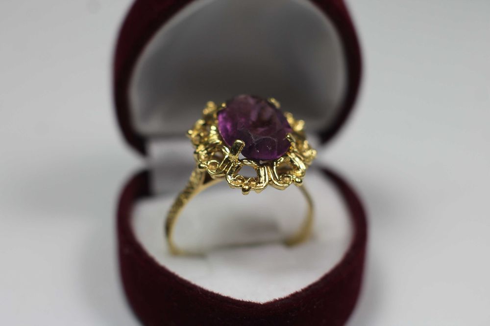 Złoty pierścionek p 750 6,20g R22