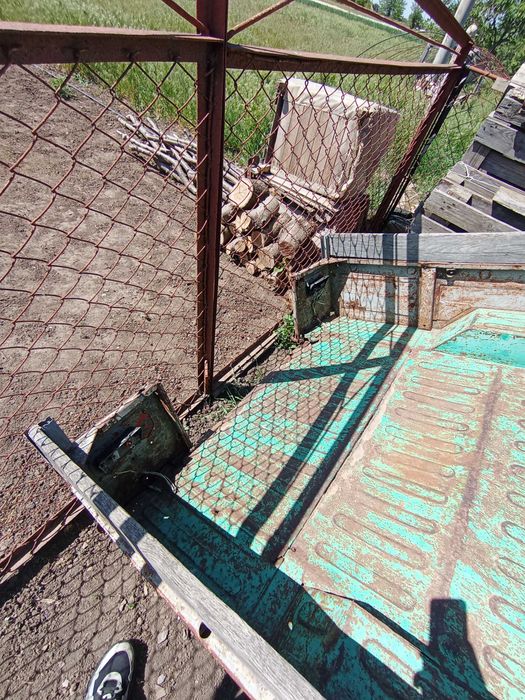 Причеп на 1 тону