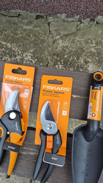 Fiskars zestaw do ogrodu łopatki sekatory nowe jakosc