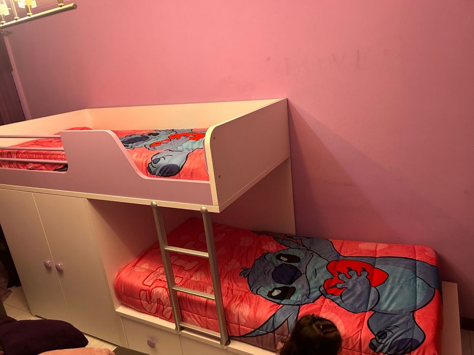 Beliche em otimo estado para despachar e vai com jogos de cama