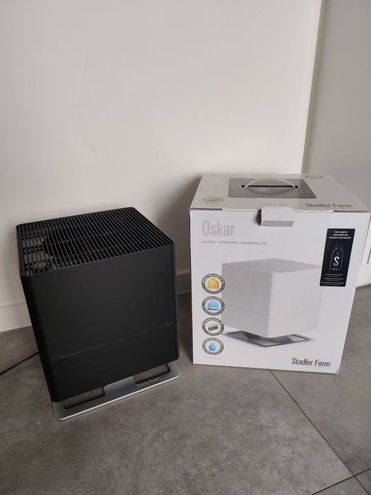 Nawilżacz ewaporacyjny STADLER FORM Oskar Czarny