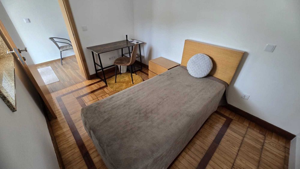 Arrendo quarto/suítes estudantes Porto