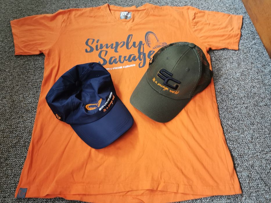 2 czapki Savage Gear i t-shirt M SG Simply
