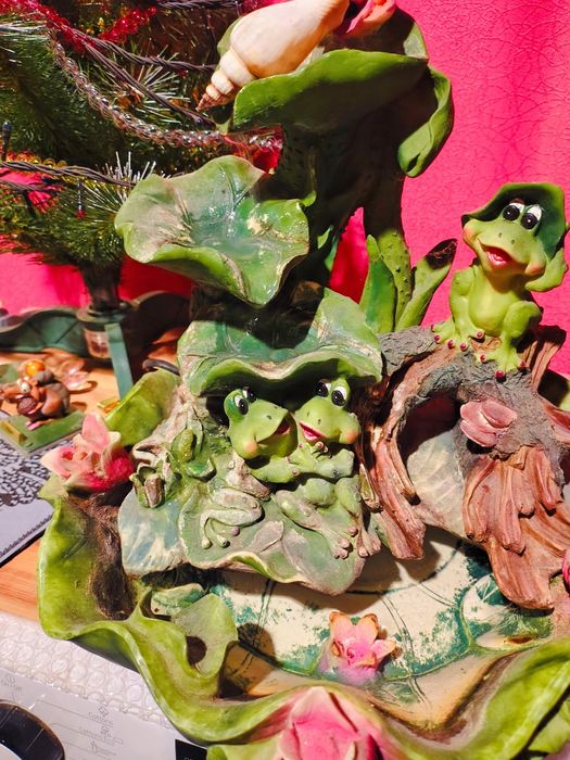 Фонтан водопад лягушки