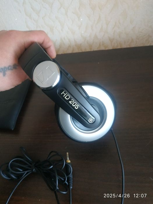Наушники .Sennheiser hd 205