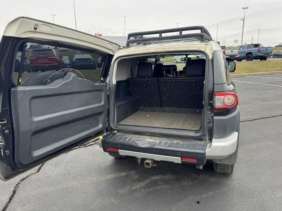 Toyota FJ Cruiser      2014