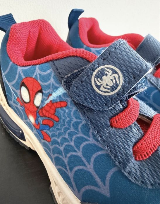 Buty spiderman sneakersy 23 z migającymi diodami CCC spiderman
