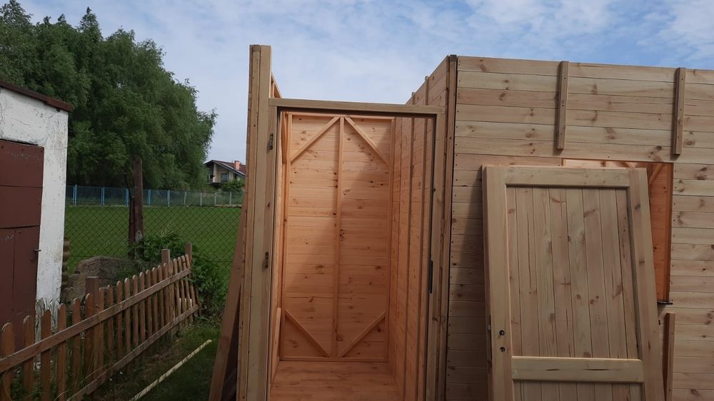 Domek drewniany, ogrodowy z drewutnią i dobudową