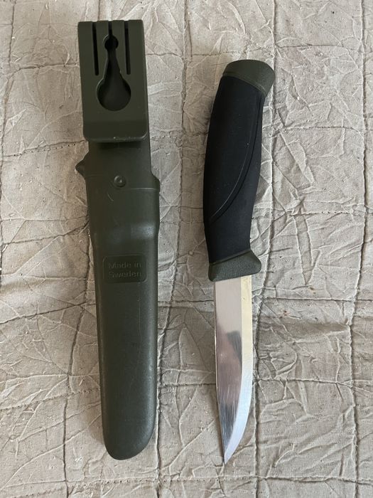 Szwedzki nóż mysliwski Morakniv Companion