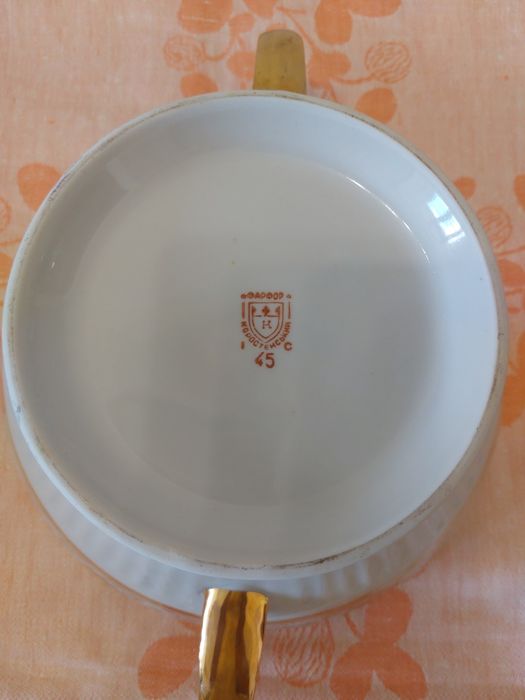 Супница фарфоровая