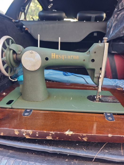 Máquina de Costura Antiga Husqvarna