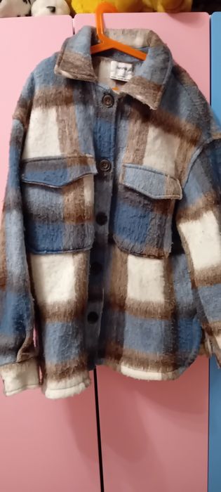 Kurtka koszulowa w krate Bershka