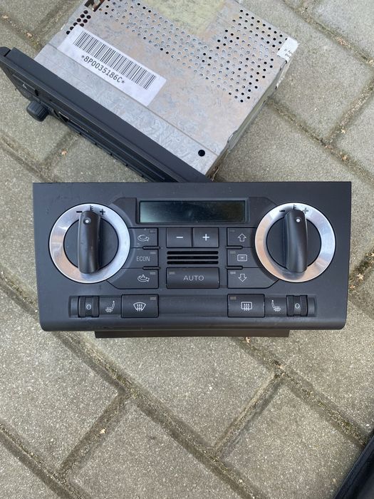 Panel nawiewu audi a3 8p 8P0820043E