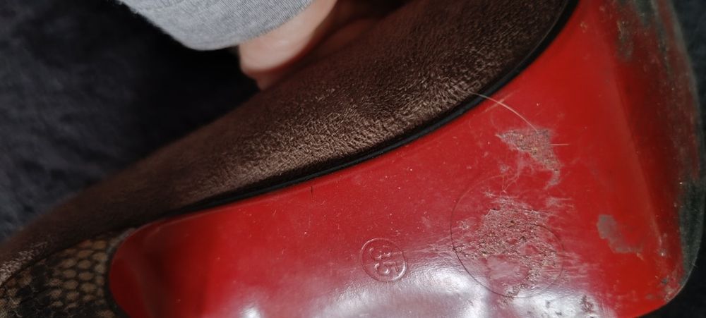 Sapatos de salto n. 35