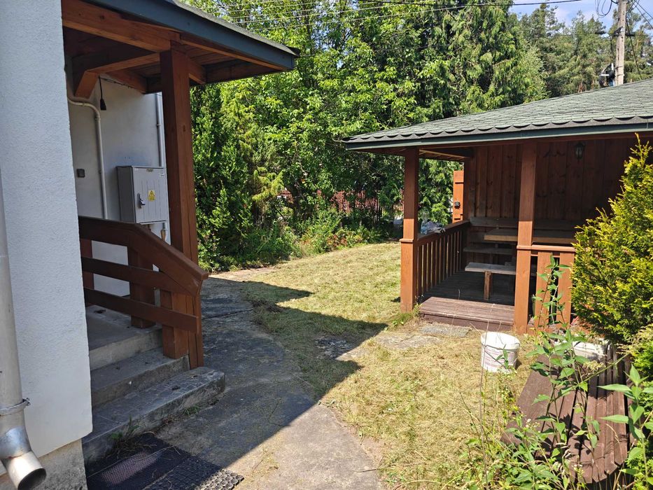 Okazja! Działka przy lesie, 6 km od rzeki – z domem z lat 80. i wyjątkową altaną z bali - Widok 4