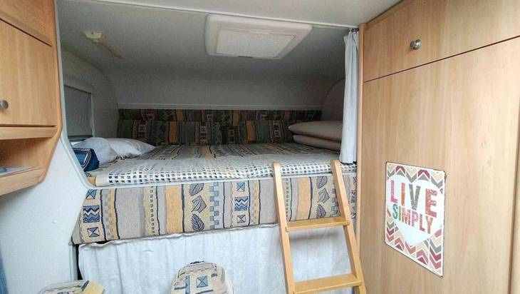 Alugo autocaravana de 6 lugares
