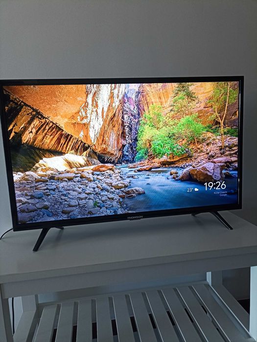 TV Thomson 32" + Google Chromecast – Pronta a Usar (Excelente Estado!)